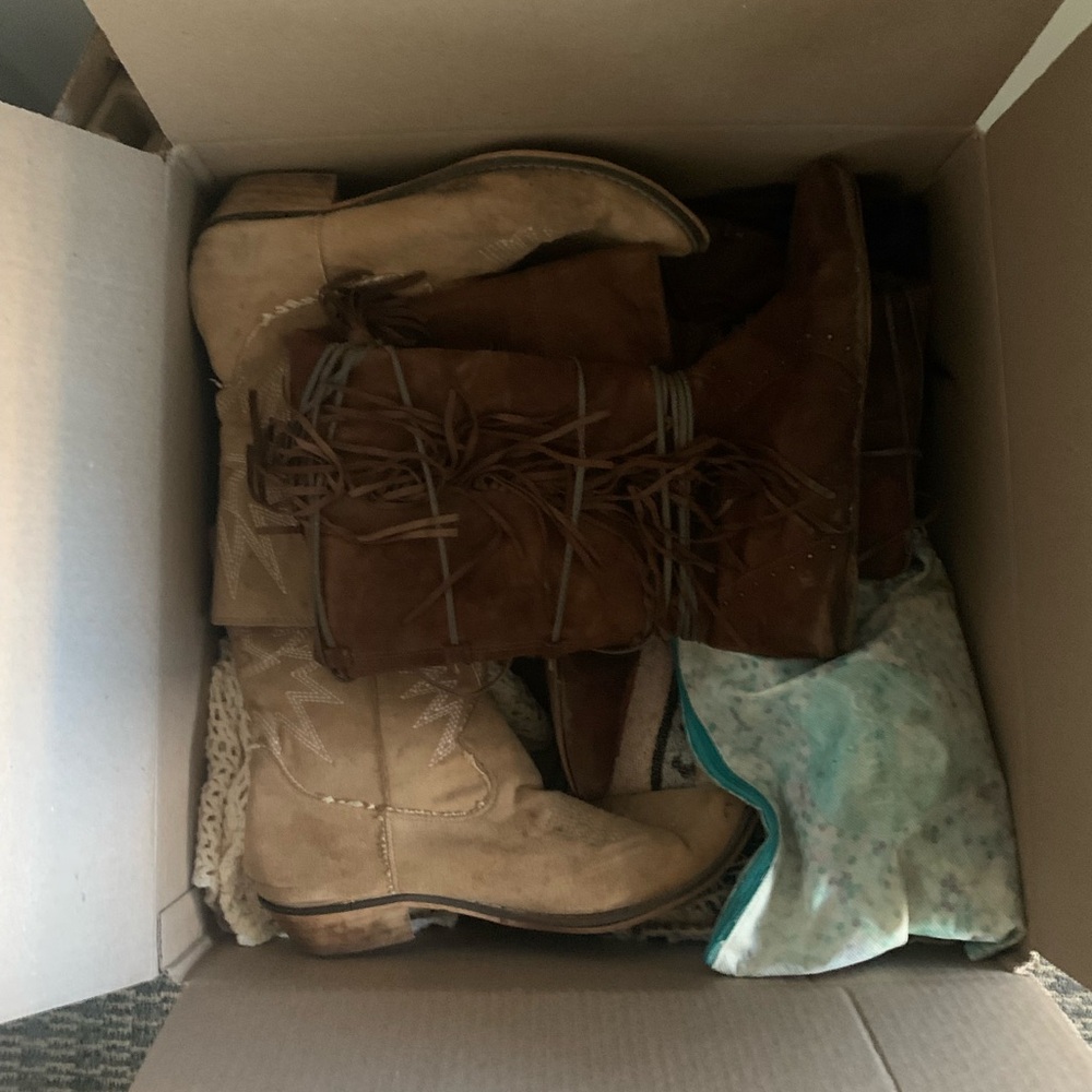 Boot bundle for Debbie